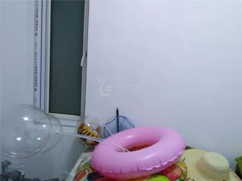 次卧