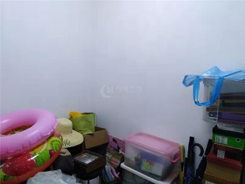 次卧