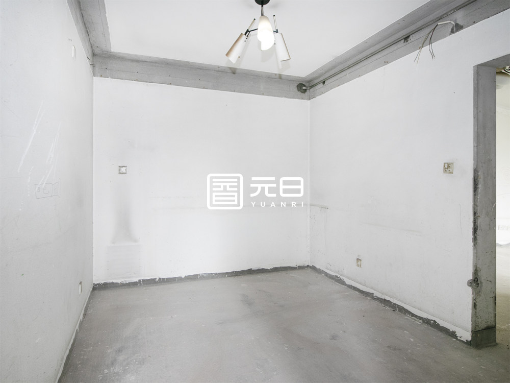 次卧