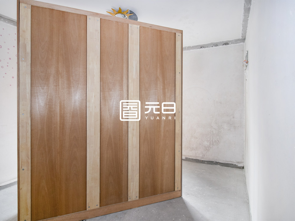 次卧