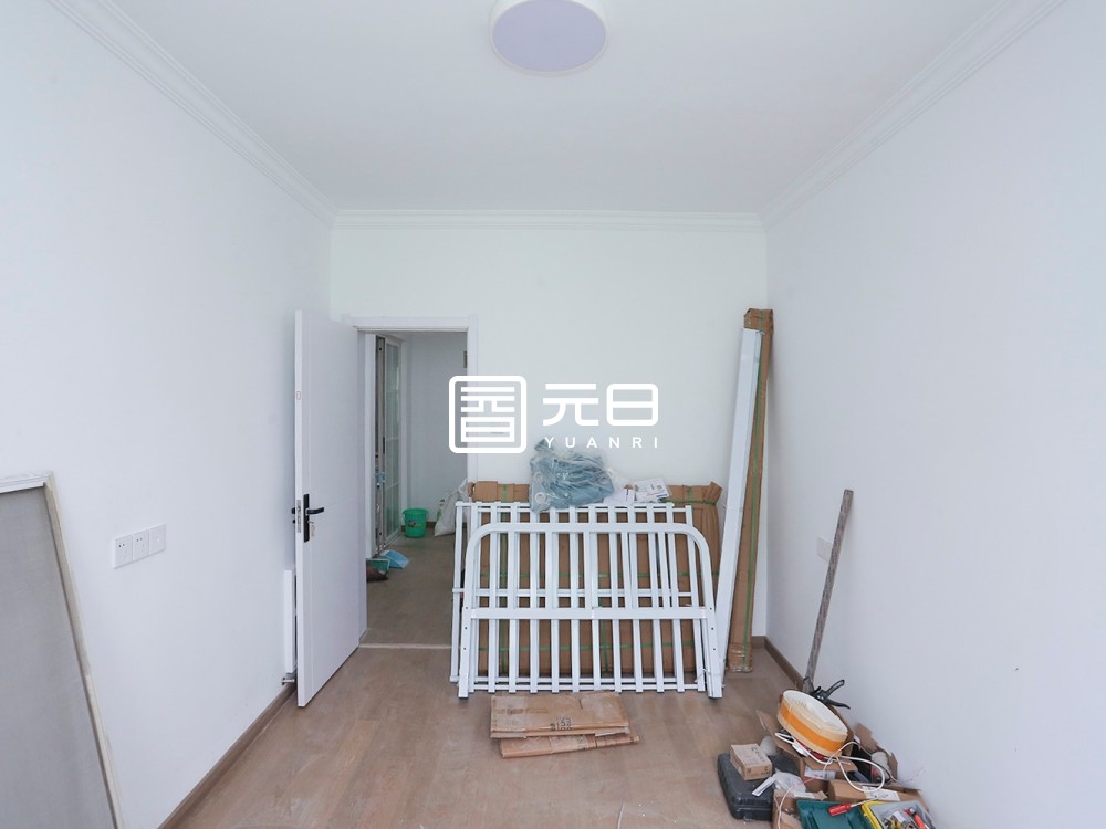 次卧
