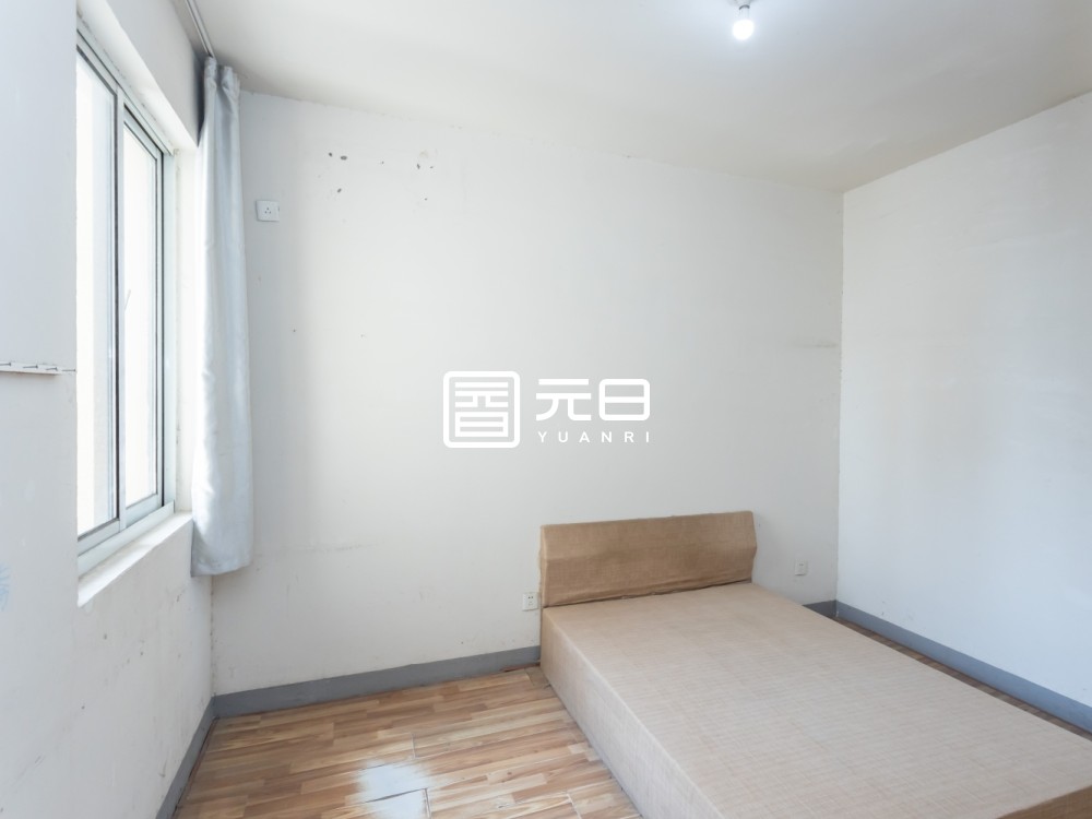 次卧