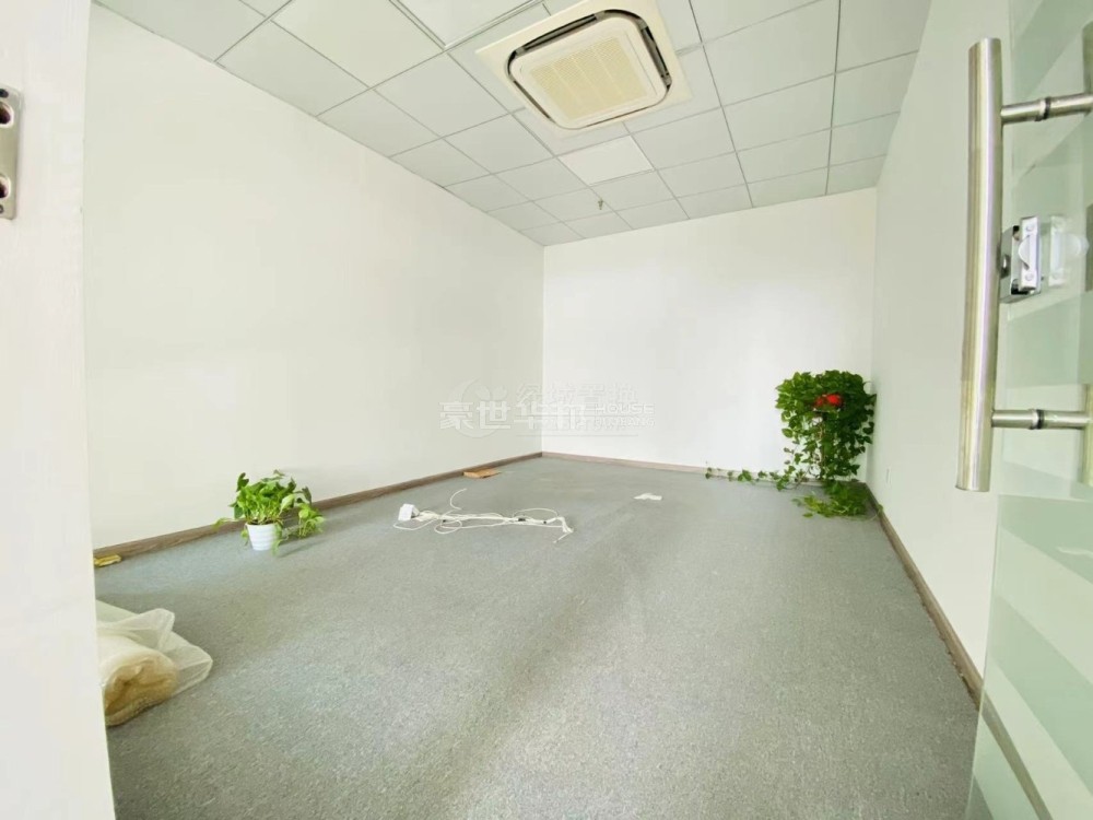 次卧