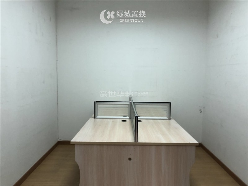 次卧