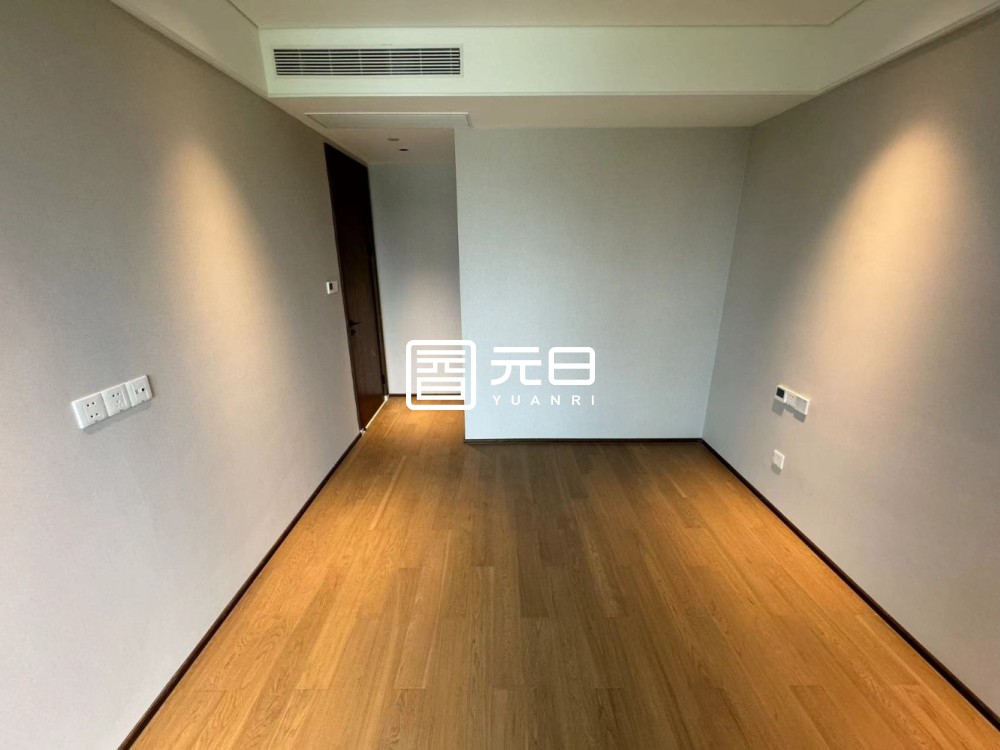 次卧