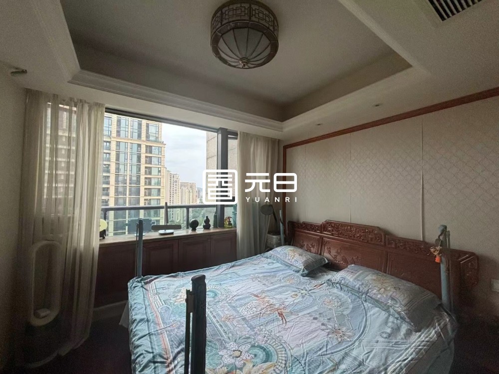 主卧