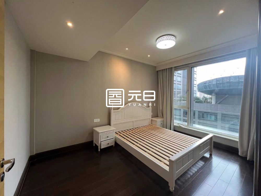 次卧