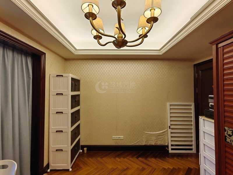 次卧