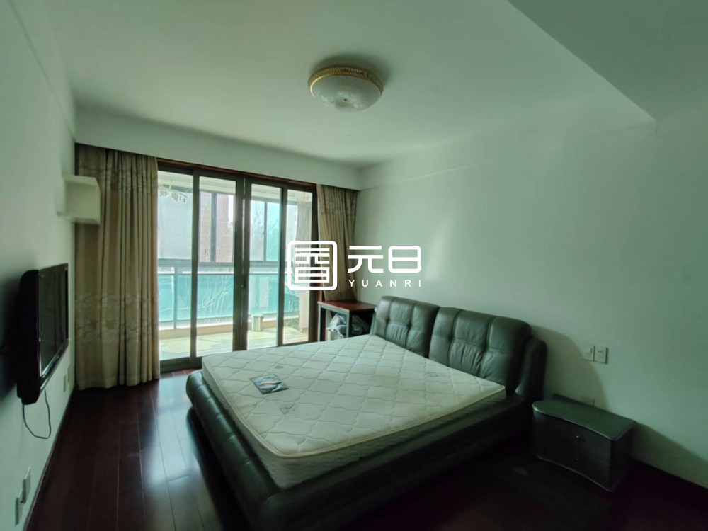 次卧
