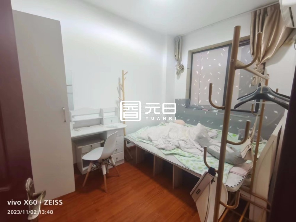 次卧