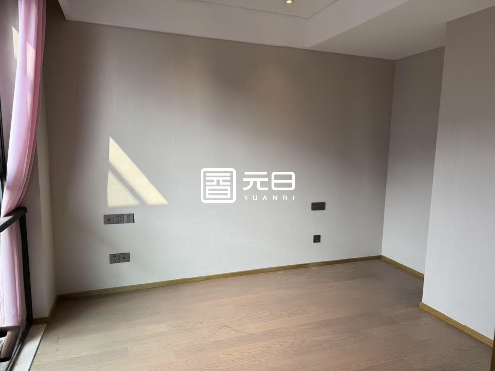 次卧