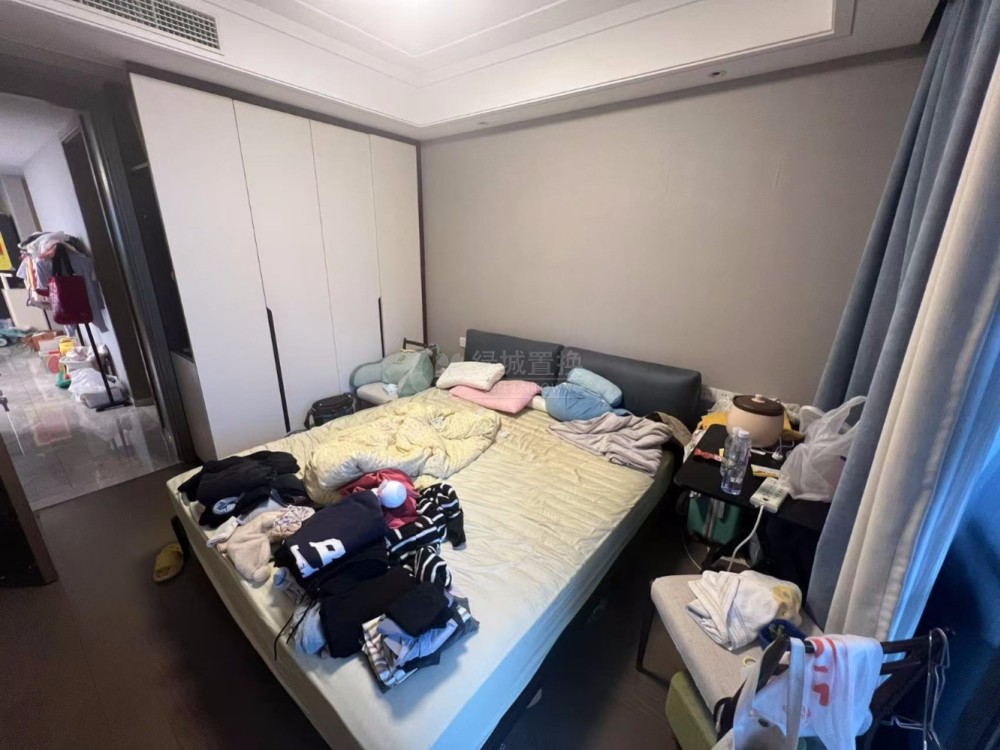 次卧