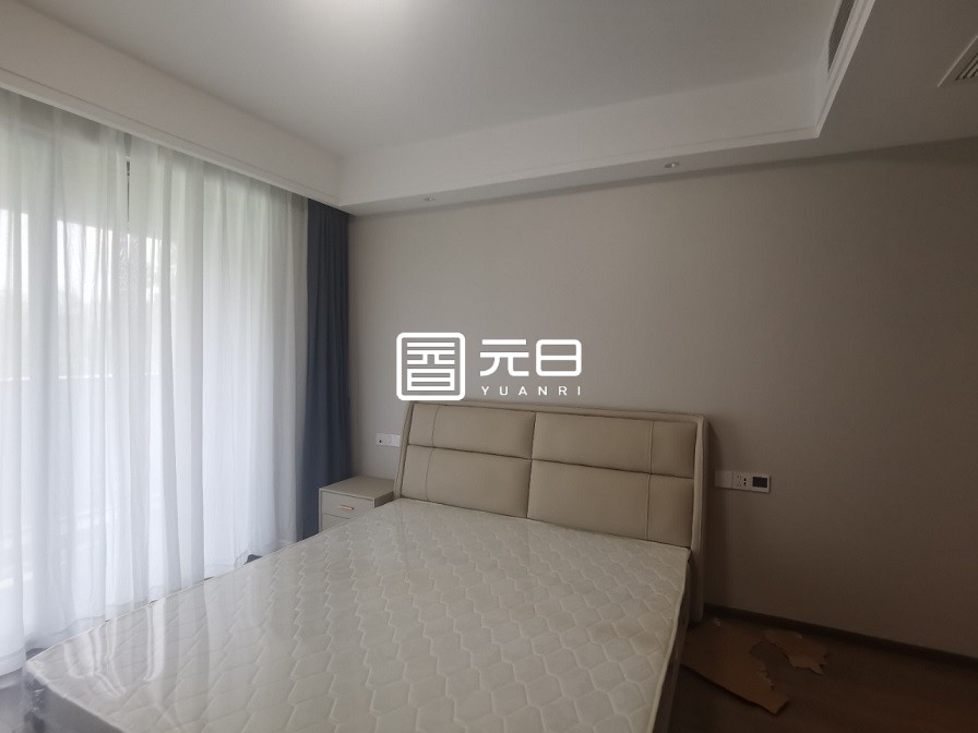 次卧
