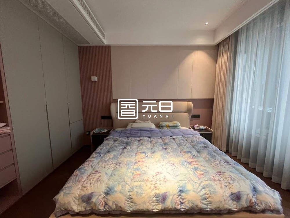 次卧