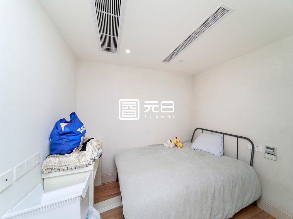 次卧